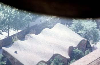 17-36 Sagrada Familia School Roof _150dpi